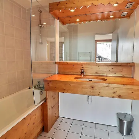 Lumineux Skis Aux Pieds Avec Balcon Et Wi-fi - Fr-1-182-8 Apartment Meribel